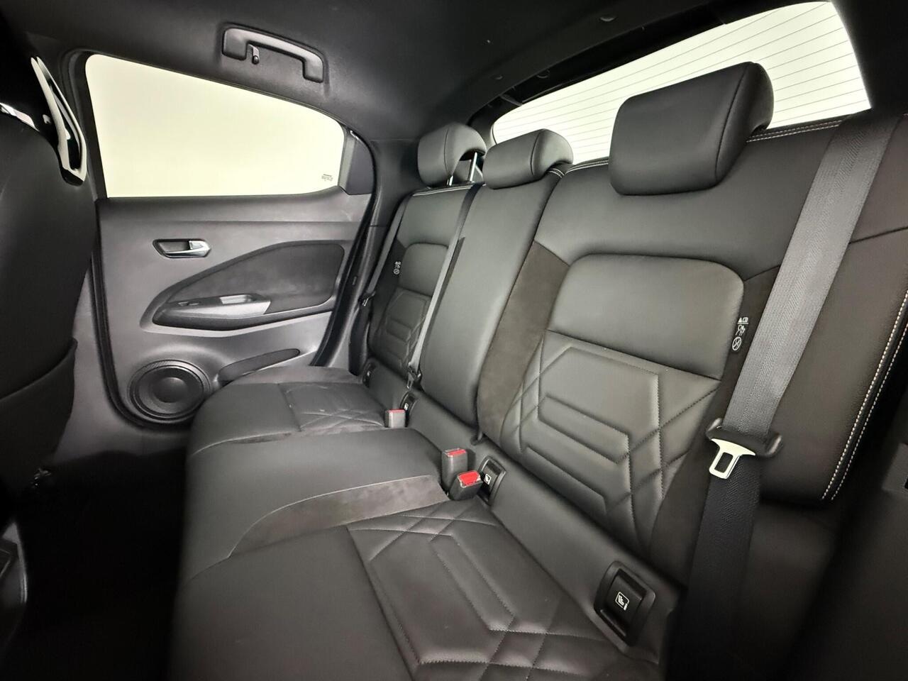 Nissan Juke thumbnail Seats Rear