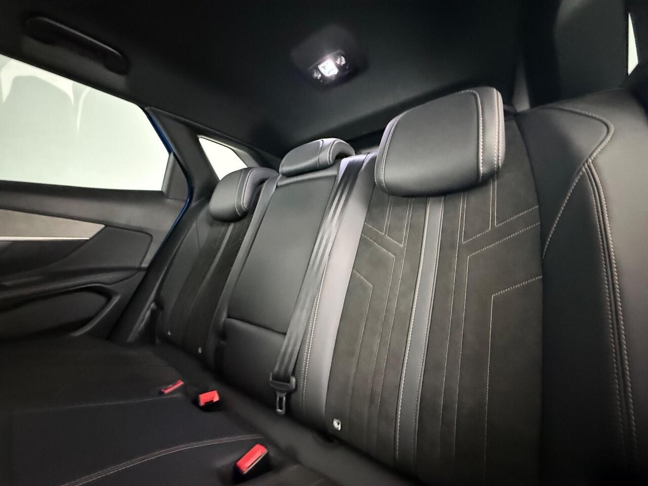 Peugeot 3008 thumbnail Seats Rear