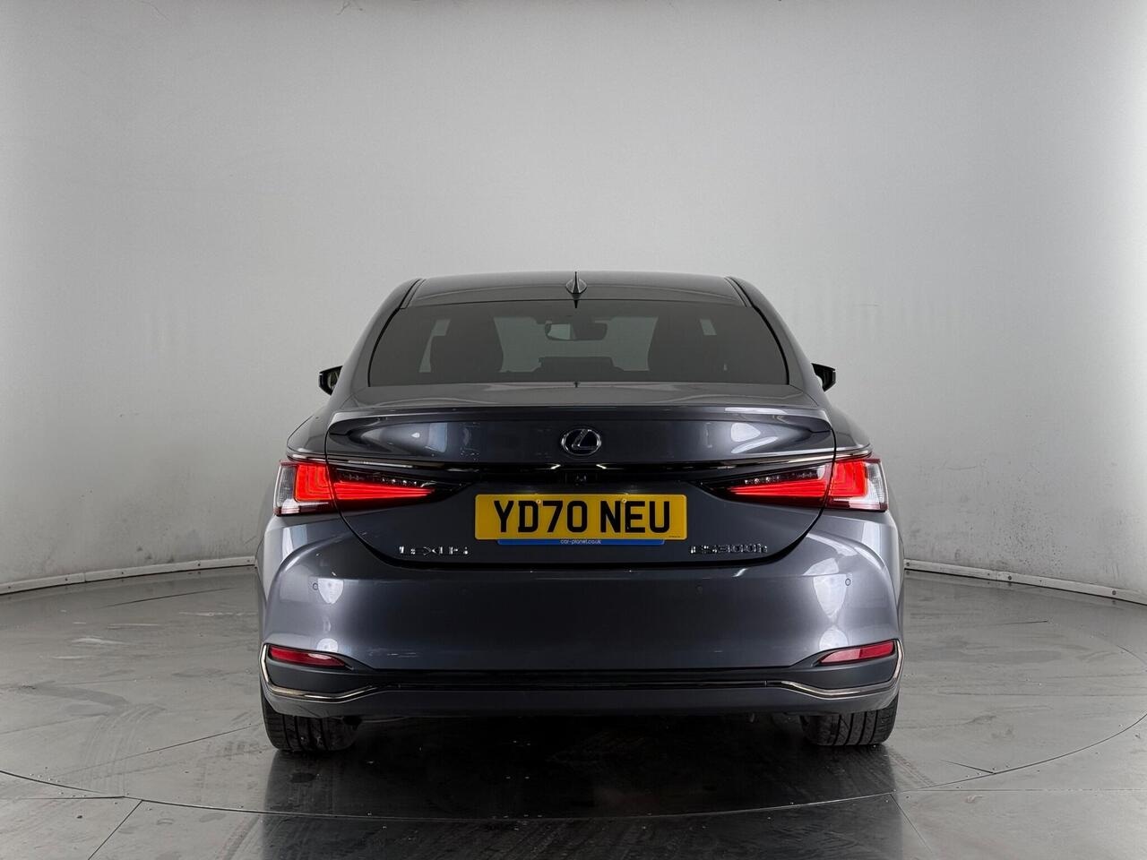 Lexus ES thumbnail Rear