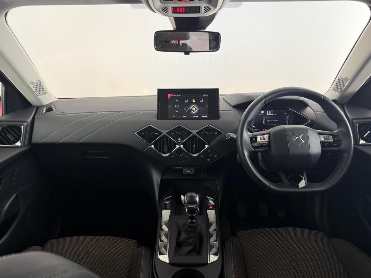 DS AUTOMOBILES DS 3 CROSSBACK thumbnail Interior Front