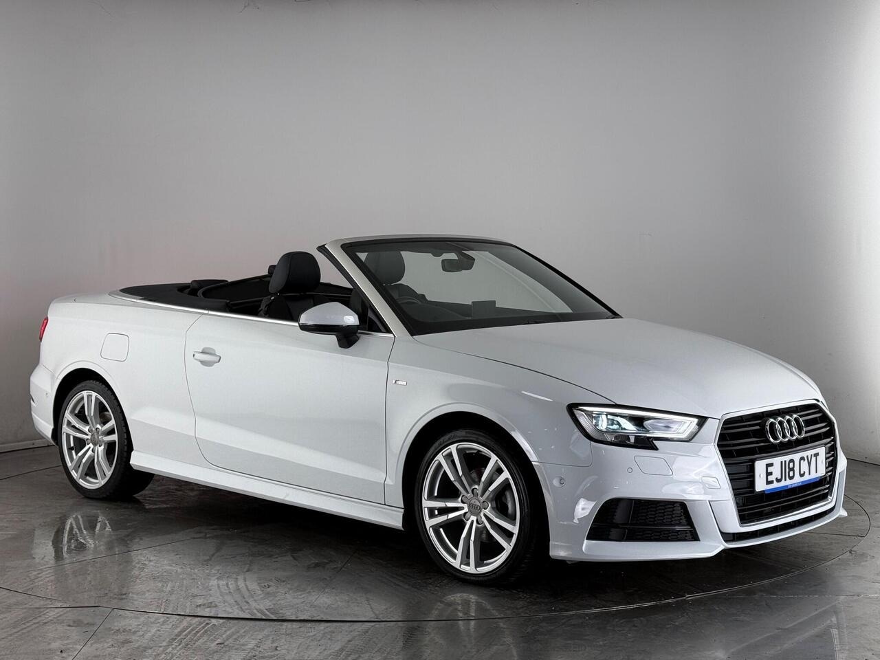 Audi A3 Cabriolet thumbnail Front Right