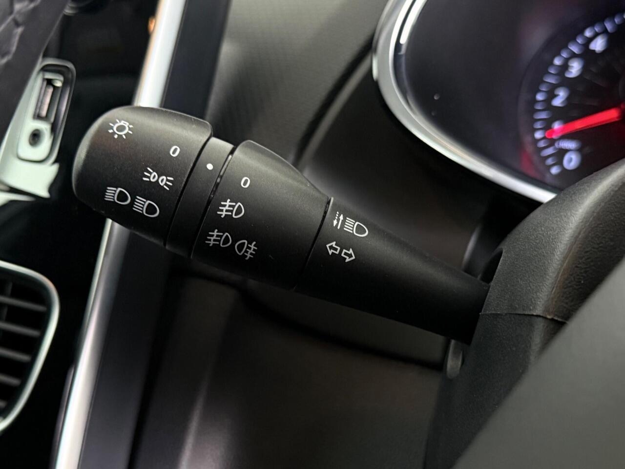 Renault Clio thumbnail Misc Controls
