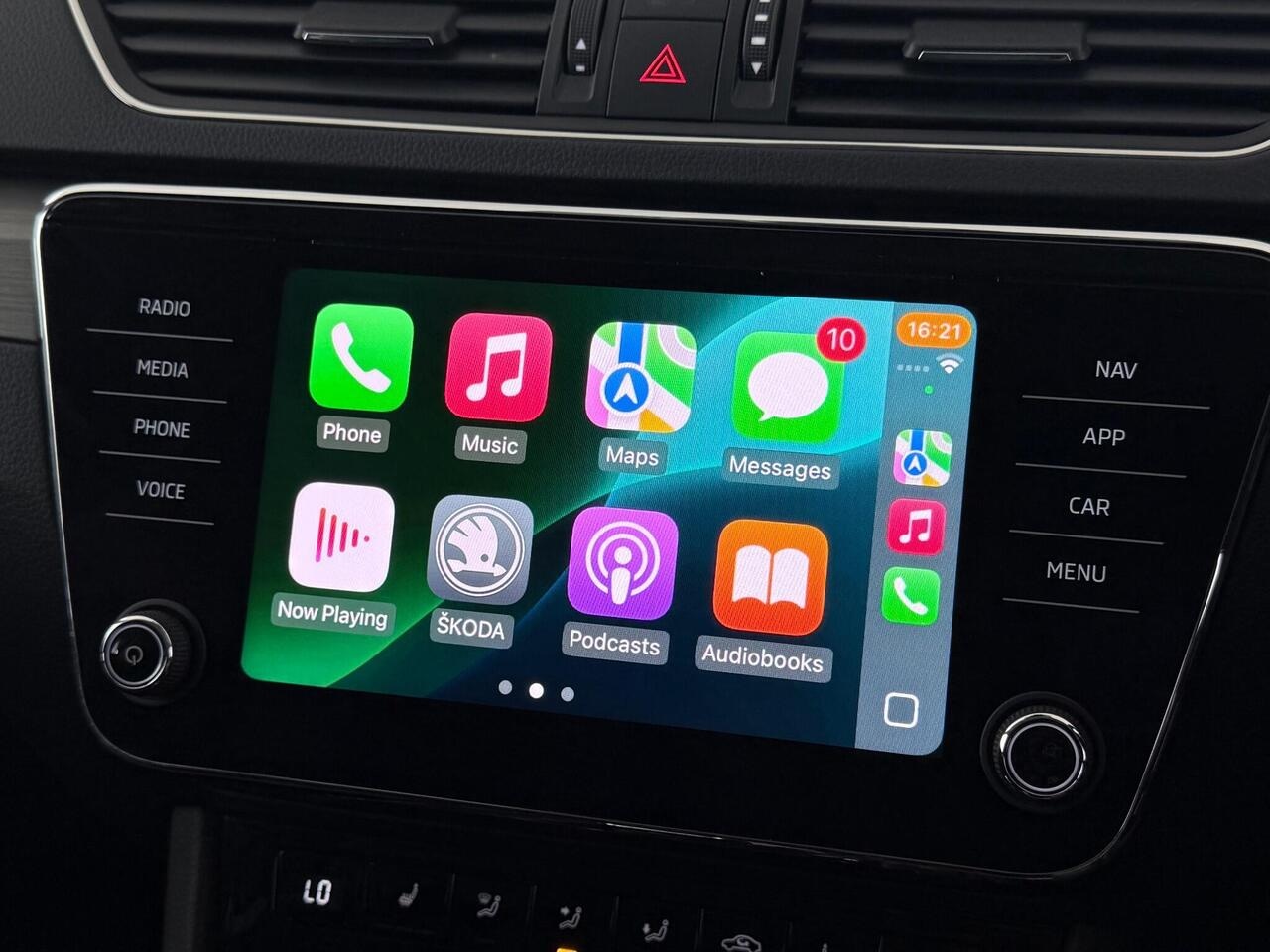 Skoda Superb thumbnail Infotainment System