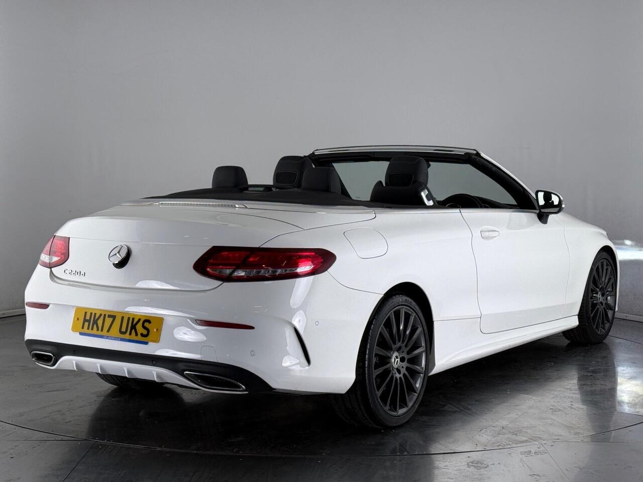 Mercedes-Benz C Class thumbnail Rear Right