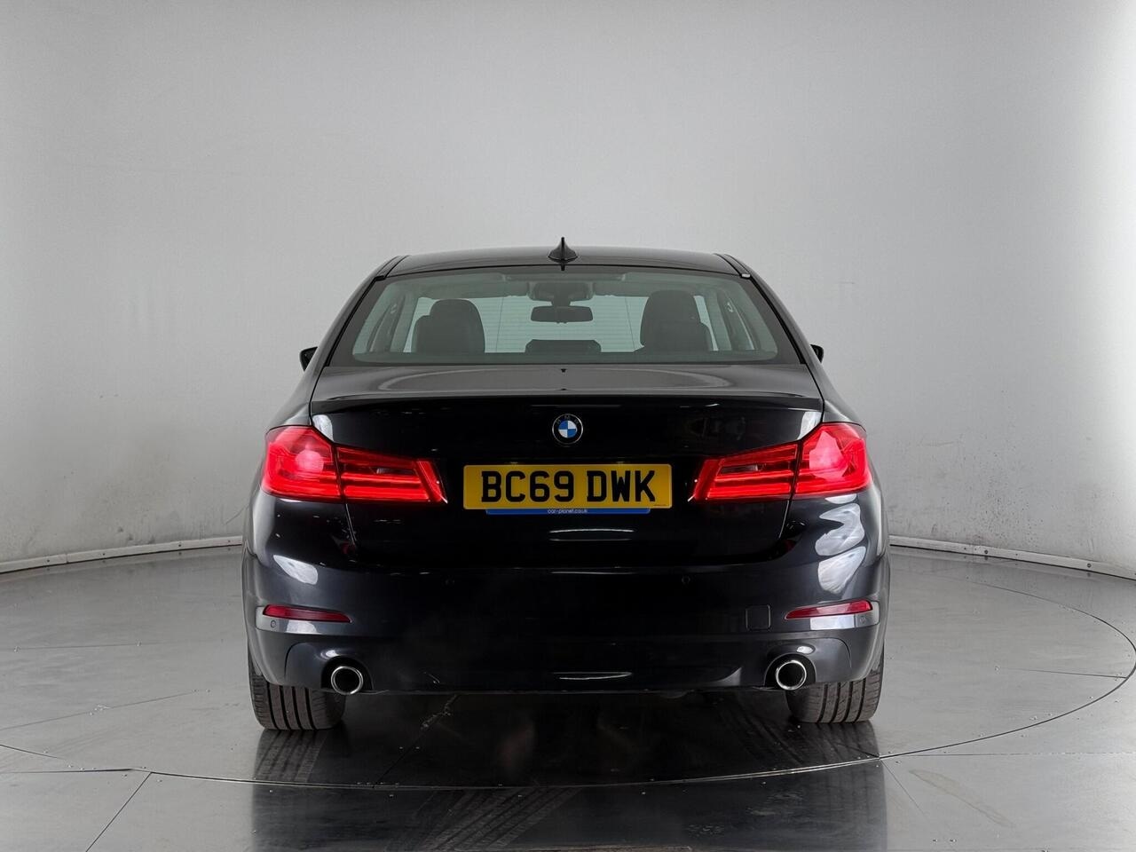 BMW 5 Series thumbnail Rear