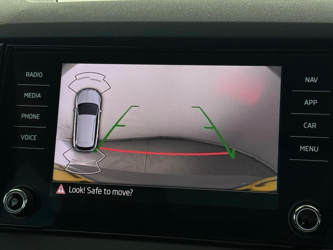 Skoda Karoq thumbnail Infotainment System