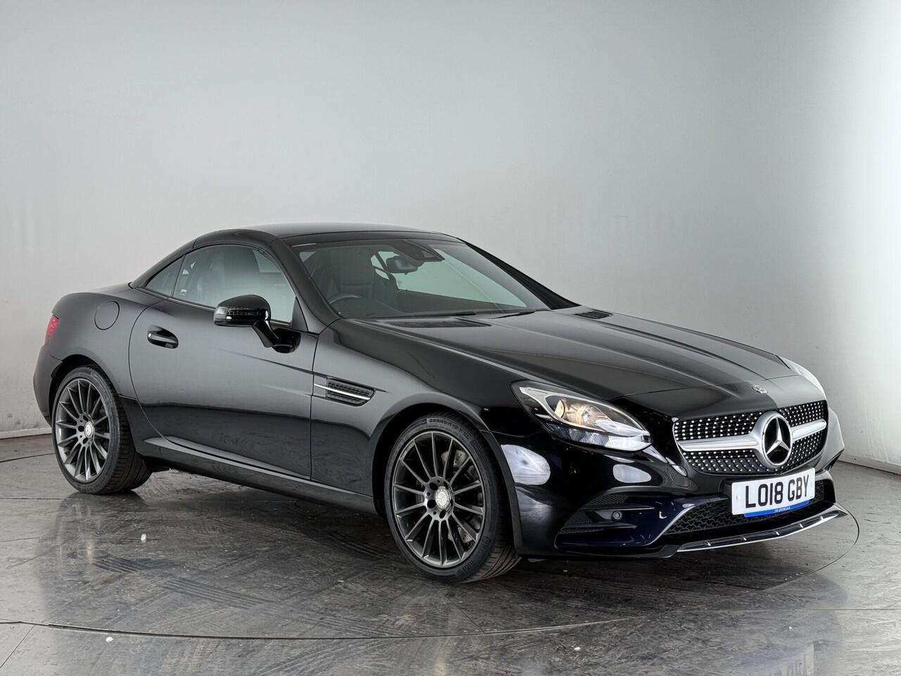 Mercedes-Benz SLC thumbnail Front Right