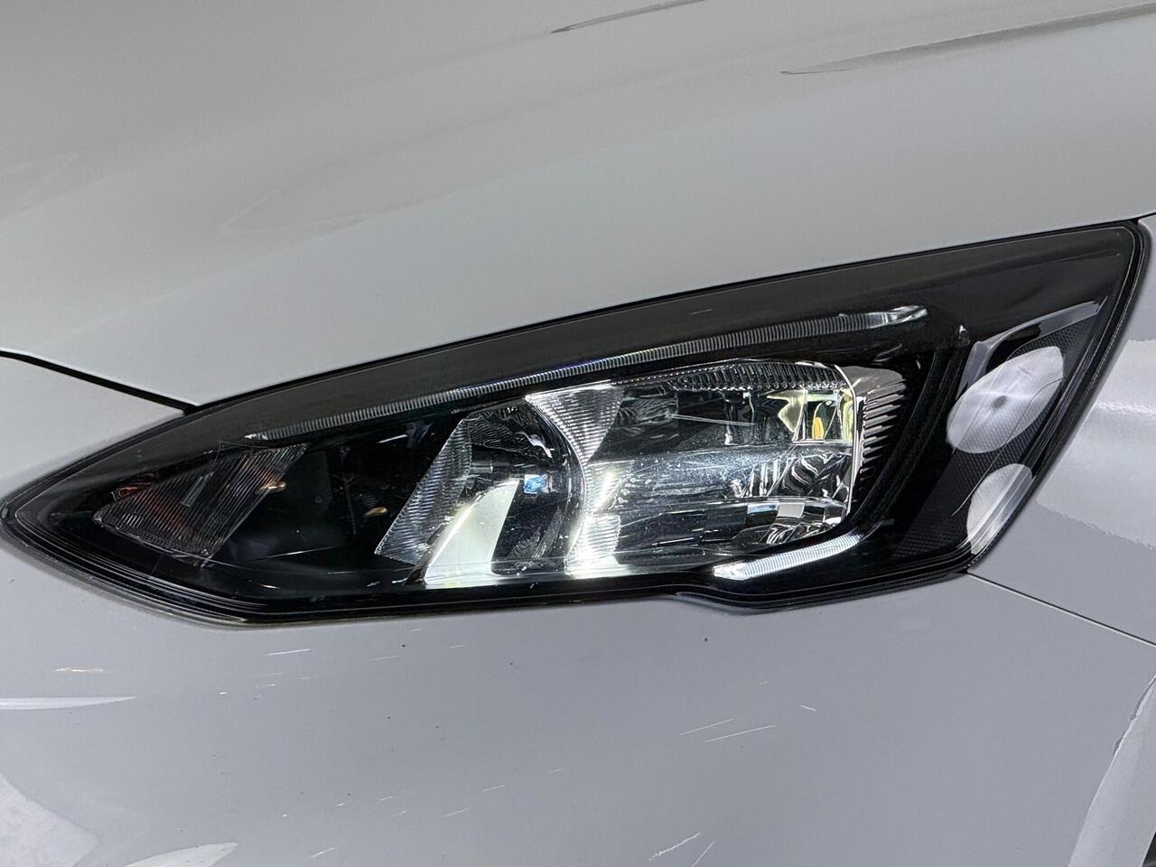 Ford Focus thumbnail Lights Front