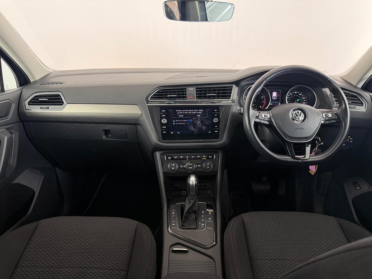 Volkswagen Tiguan Allspace thumbnail Interior Front
