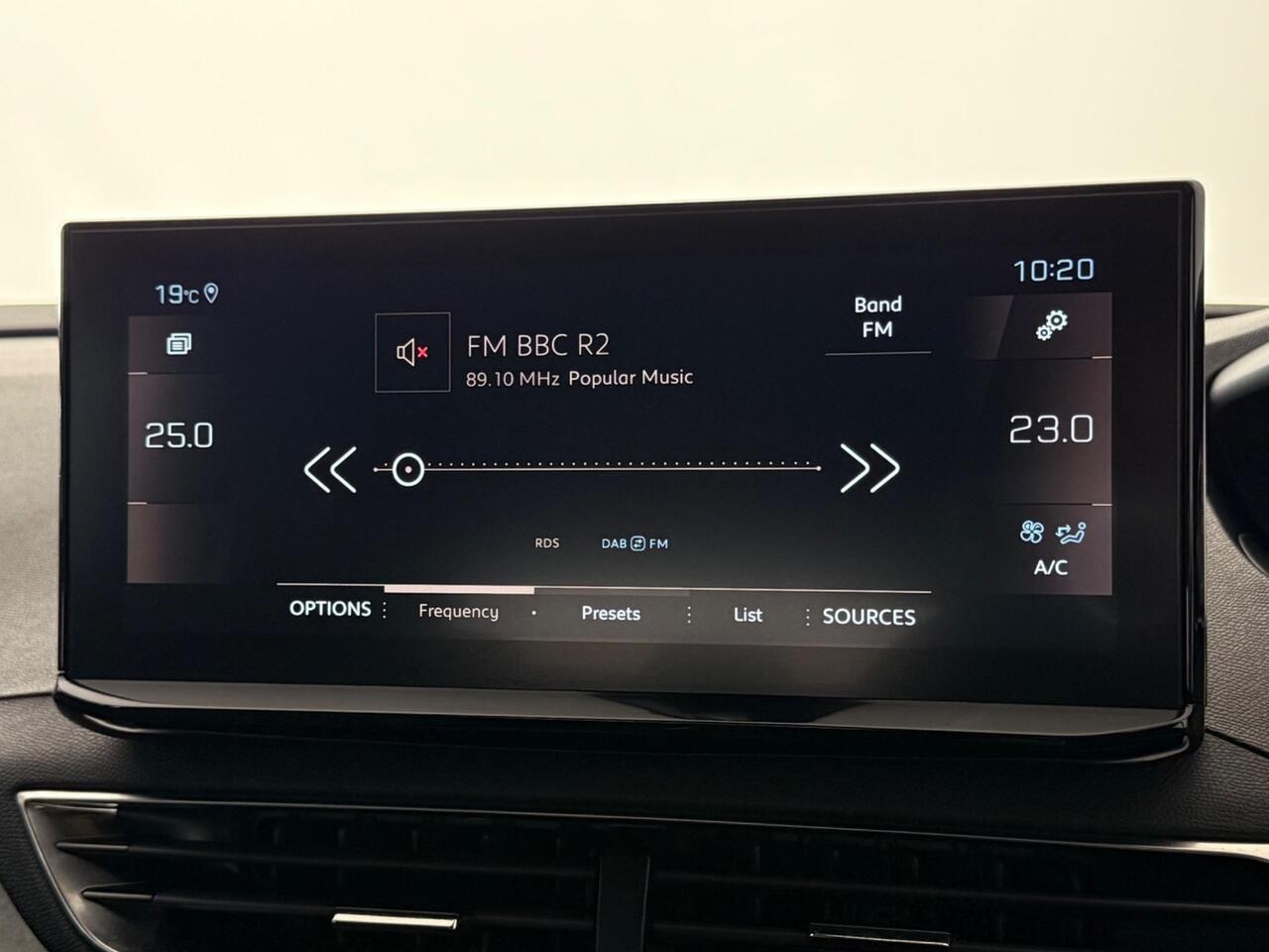 Peugeot 3008 thumbnail Infotainment System