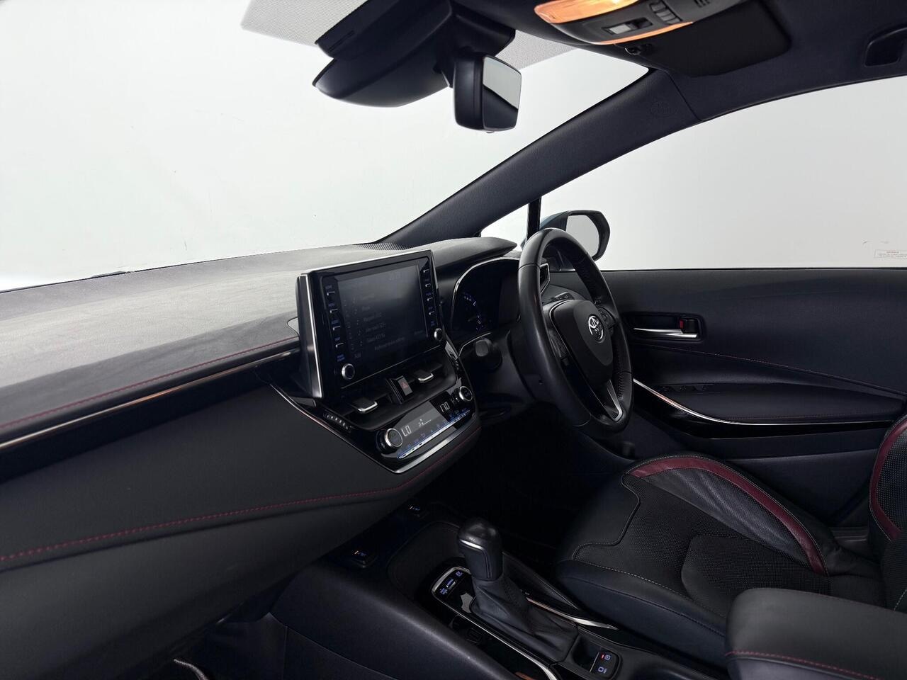 Toyota Corolla thumbnail Interior Front