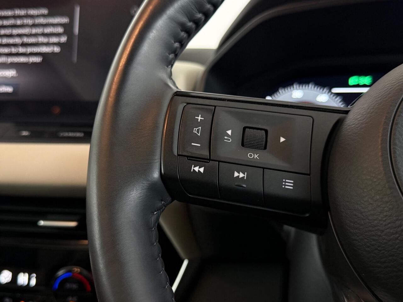 Nissan Qashqai thumbnail Misc Controls