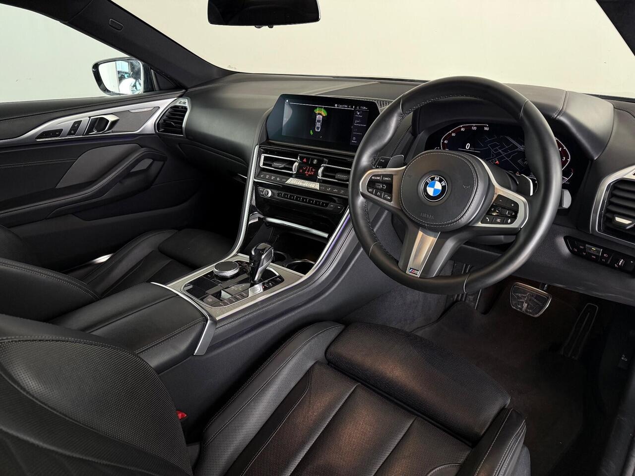 BMW 8 Series thumbnail Interior Front