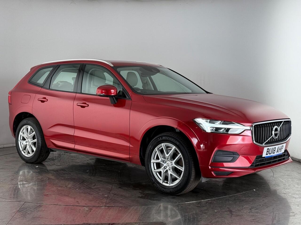 Volvo XC60 thumbnail Front Right