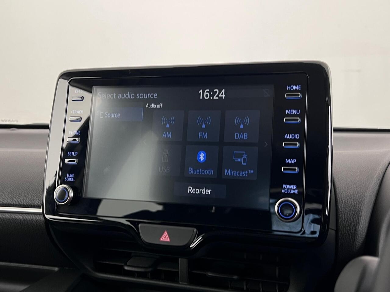 Toyota Yaris thumbnail Infotainment System