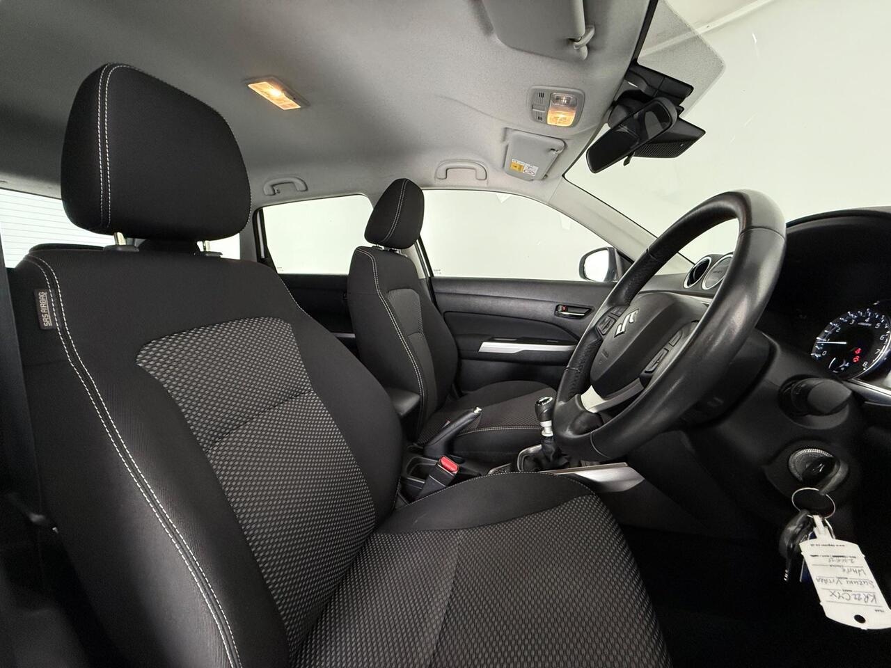 Suzuki Vitara thumbnail Seat Driver