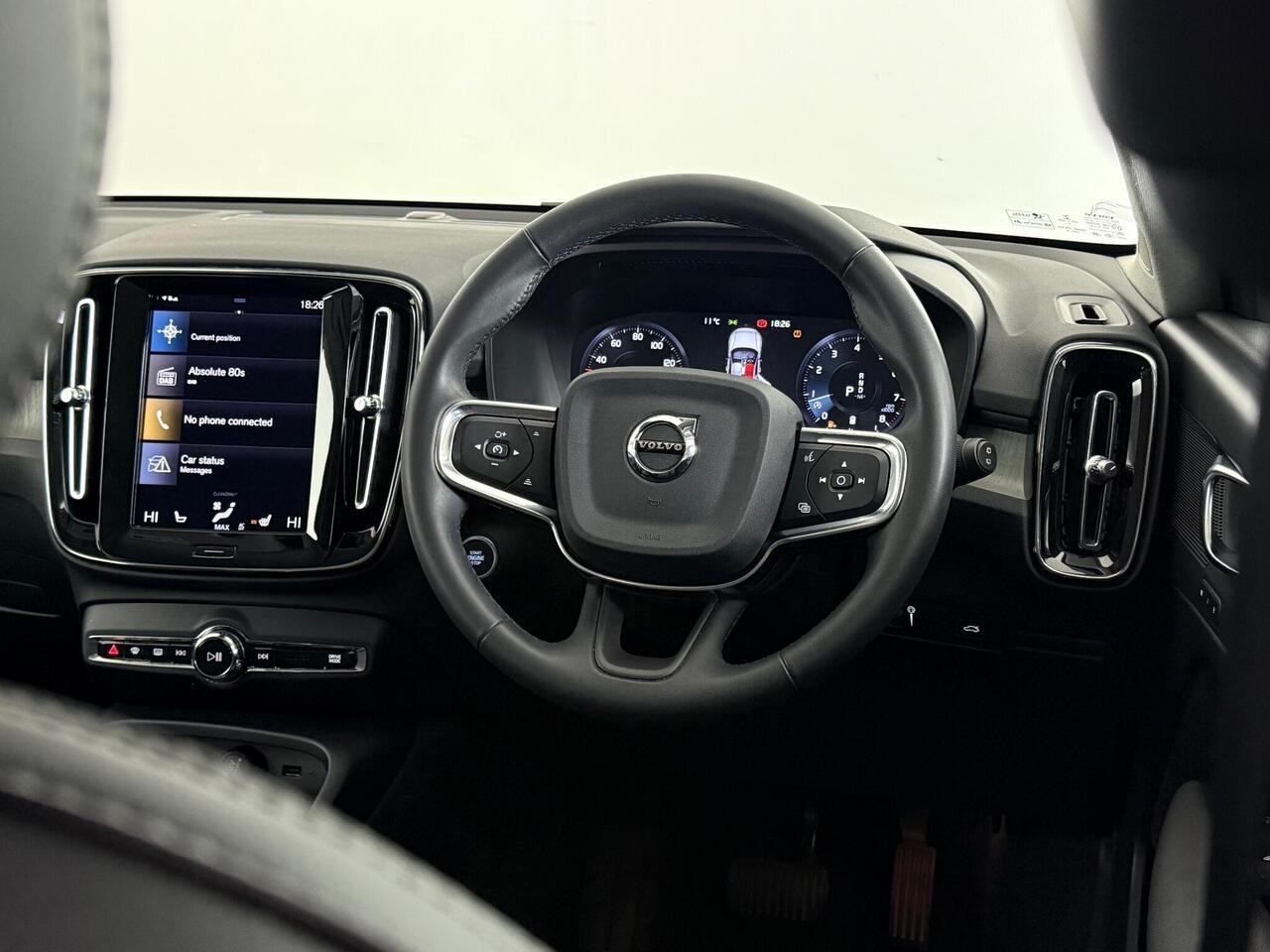 Volvo XC40 thumbnail Steering Wheel