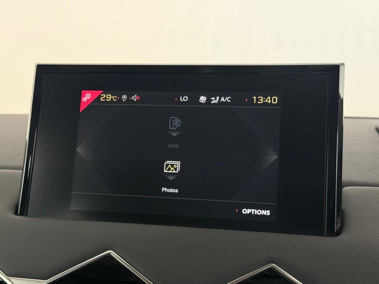 DS AUTOMOBILES DS 3 CROSSBACK thumbnail Infotainment System