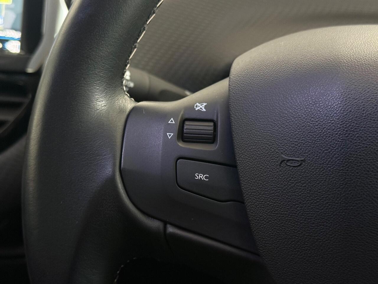 Peugeot 208 thumbnail Misc Controls