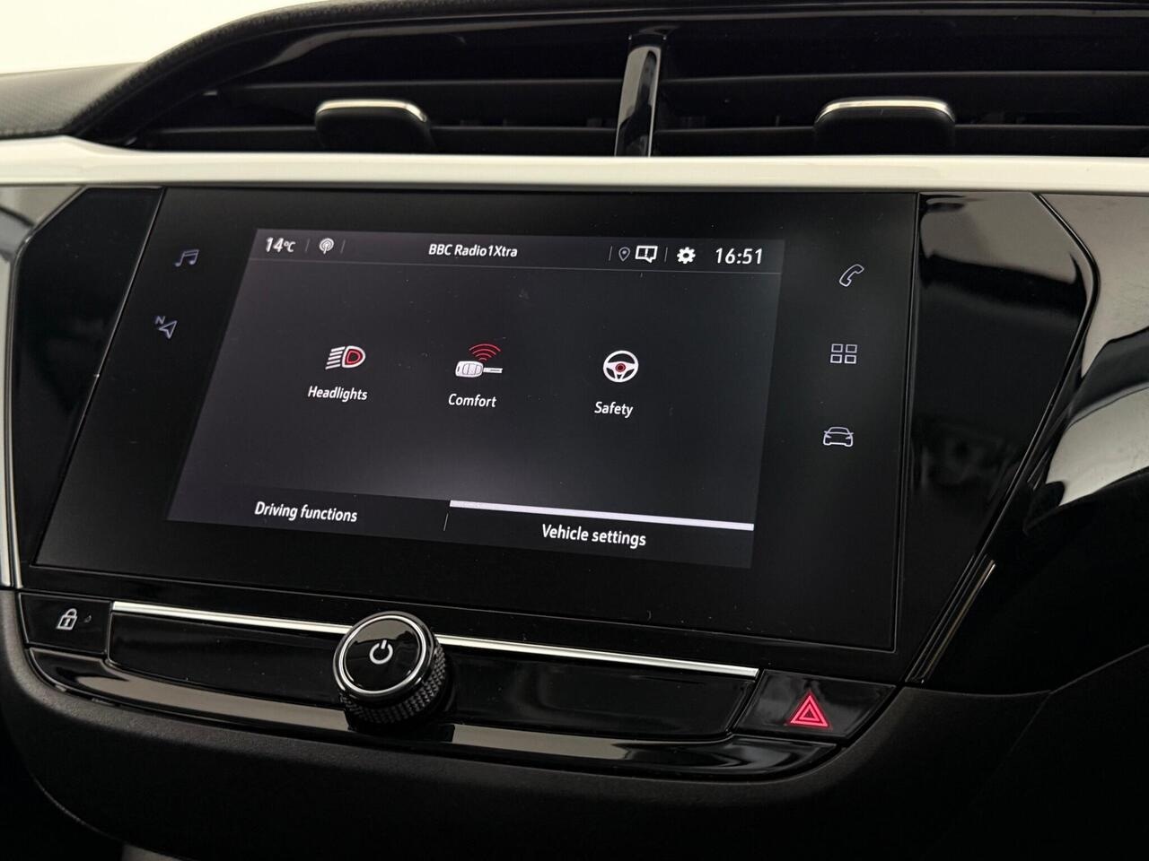 Vauxhall Corsa thumbnail Infotainment System