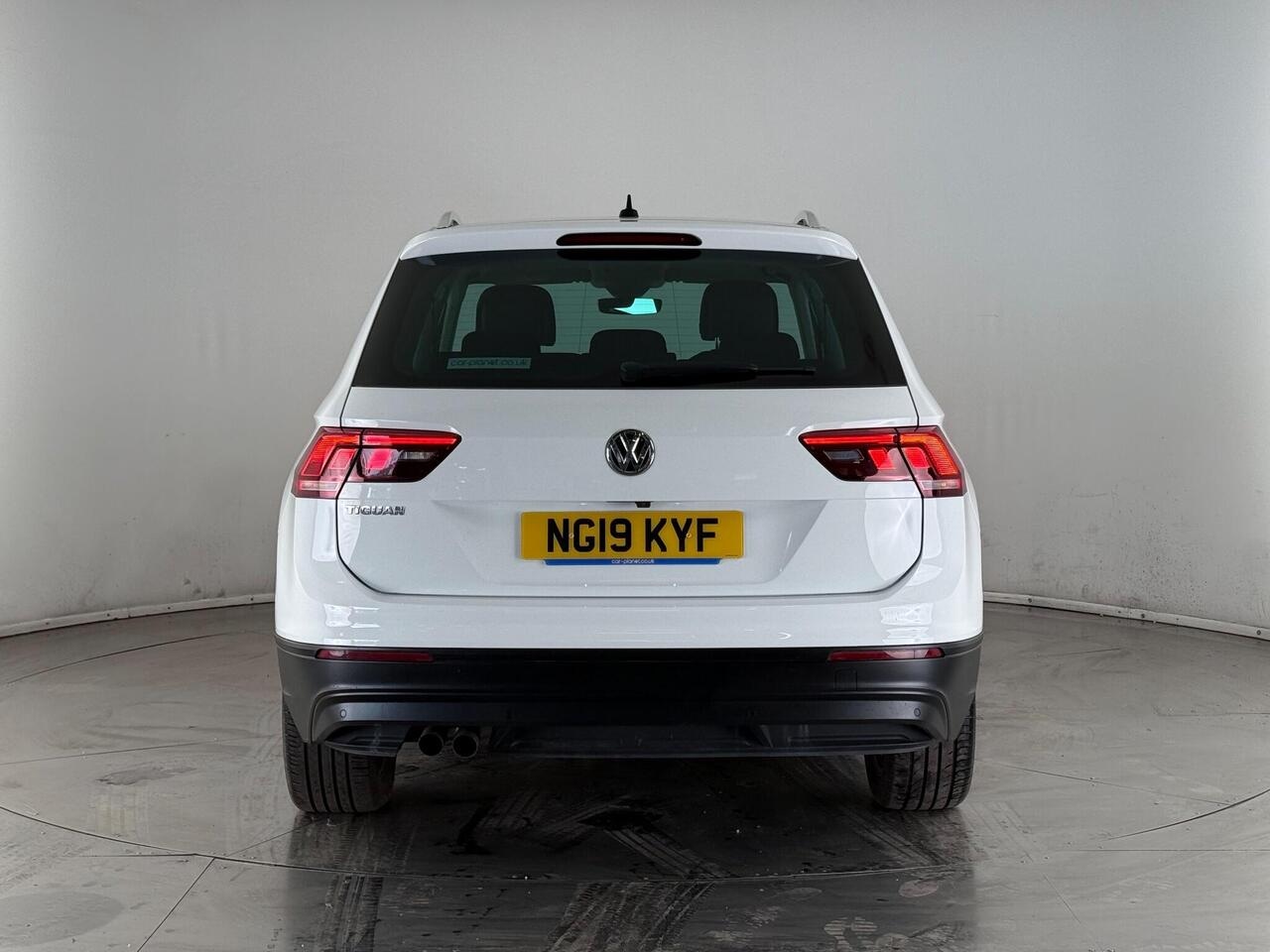 Volkswagen Tiguan thumbnail Rear