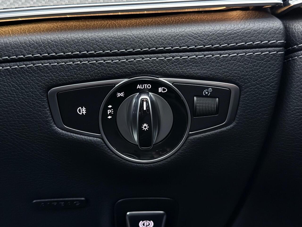 Mercedes-Benz AMG GT thumbnail Misc Controls