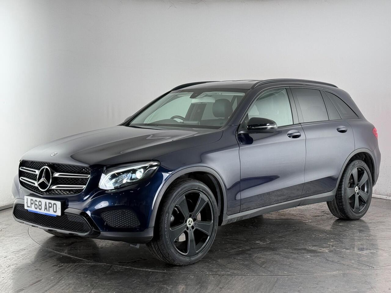 Mercedes-Benz GLC thumbnail Front Left