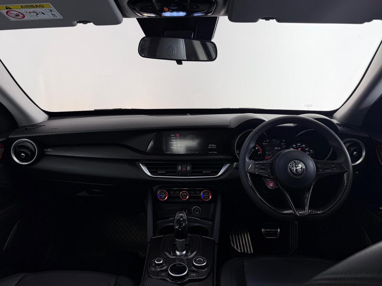 Alfa Romeo Stelvio thumbnail Interior Front