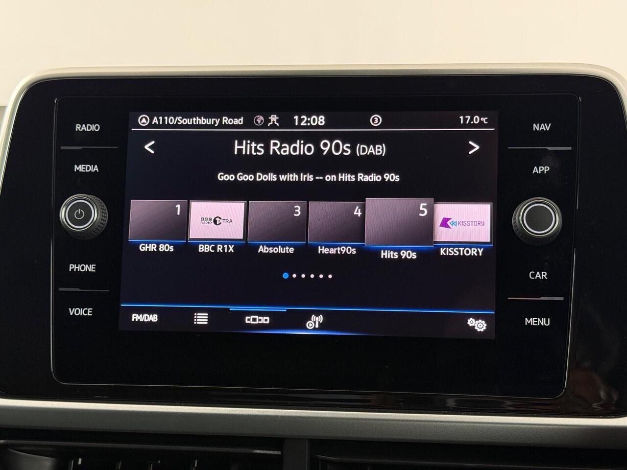 Volkswagen T-Roc thumbnail Infotainment System