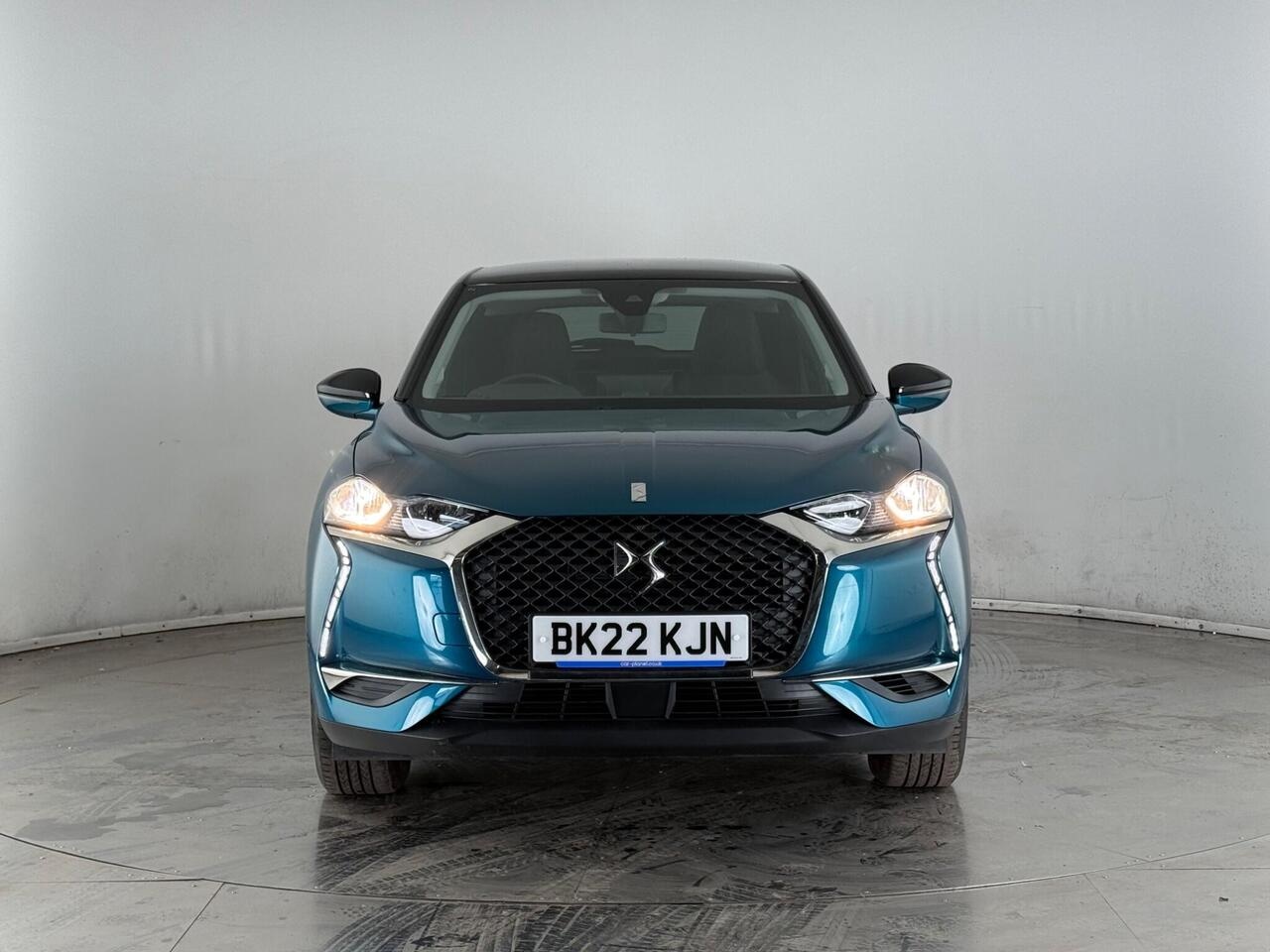 DS AUTOMOBILES DS 3 CROSSBACK thumbnail Front