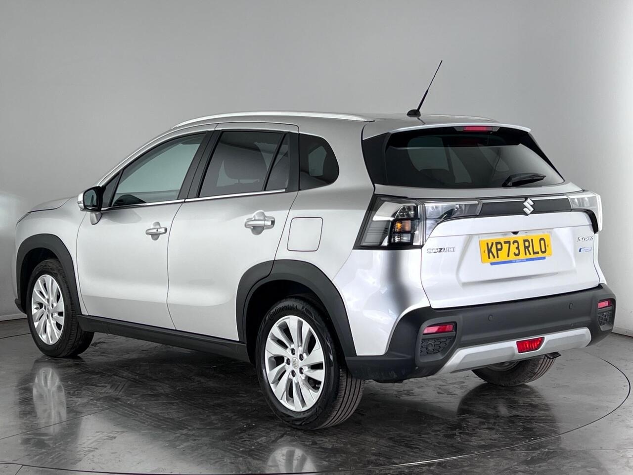 Suzuki S-Cross thumbnail Rear Left