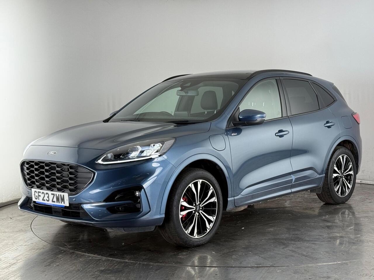 Ford Kuga thumbnail Front Left
