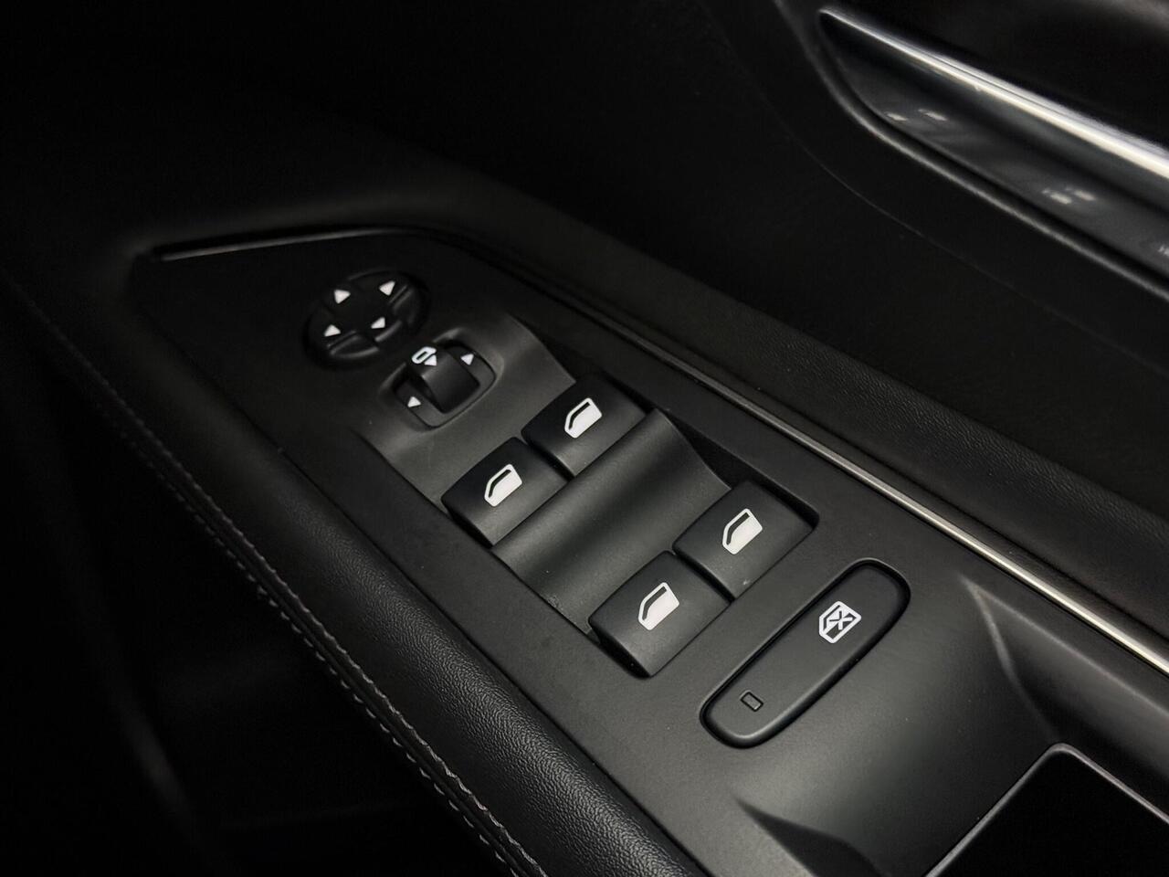 Peugeot 3008 thumbnail Misc Controls