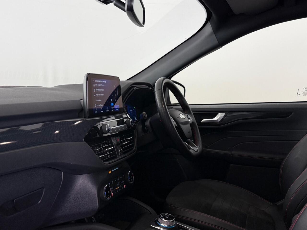 Ford Kuga thumbnail Interior Front