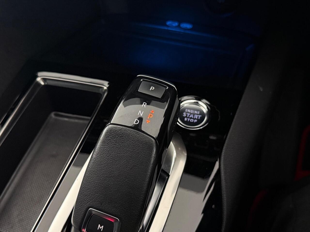 Peugeot 3008 thumbnail Interior Front