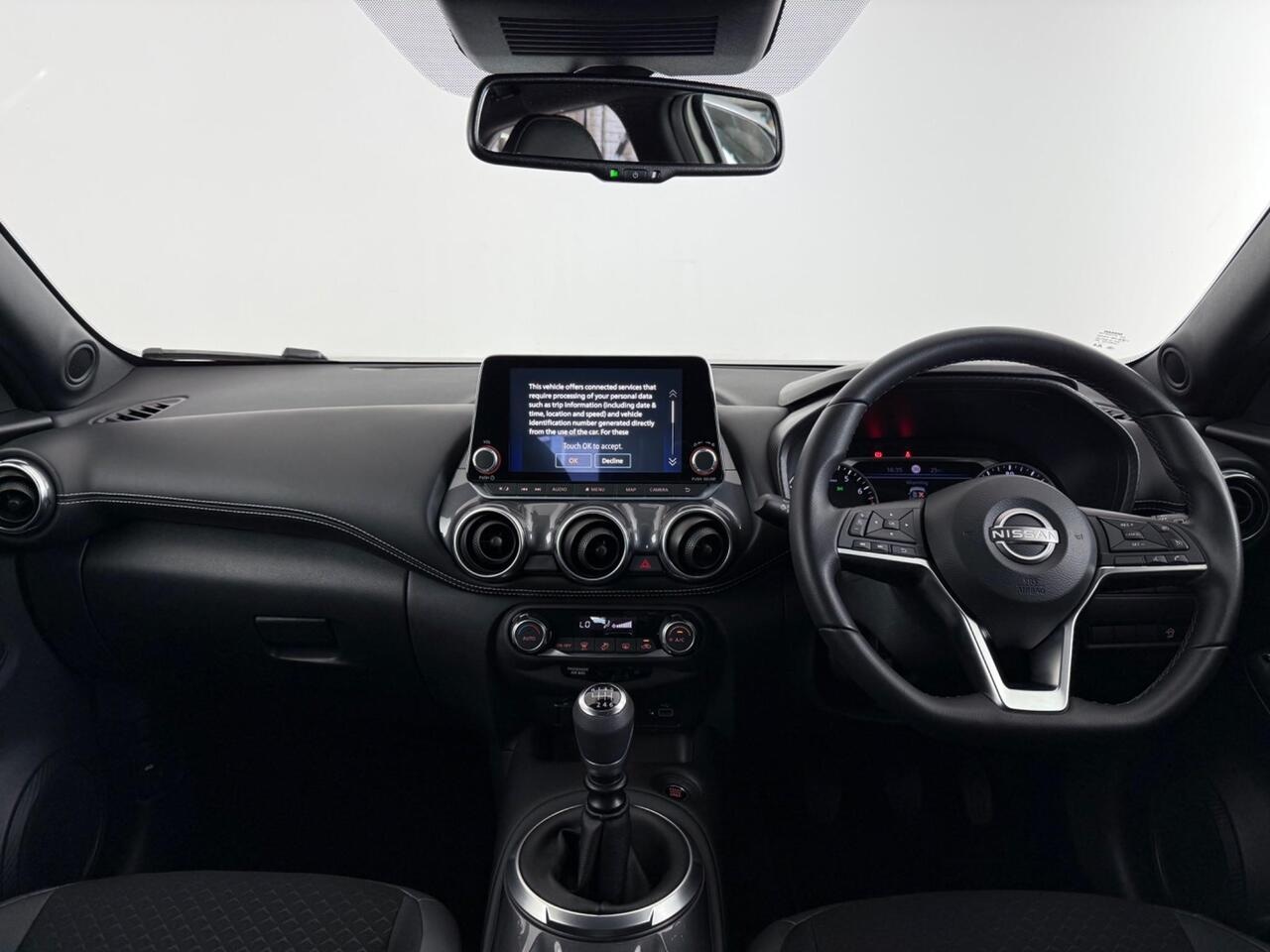 Nissan Juke thumbnail Interior Front