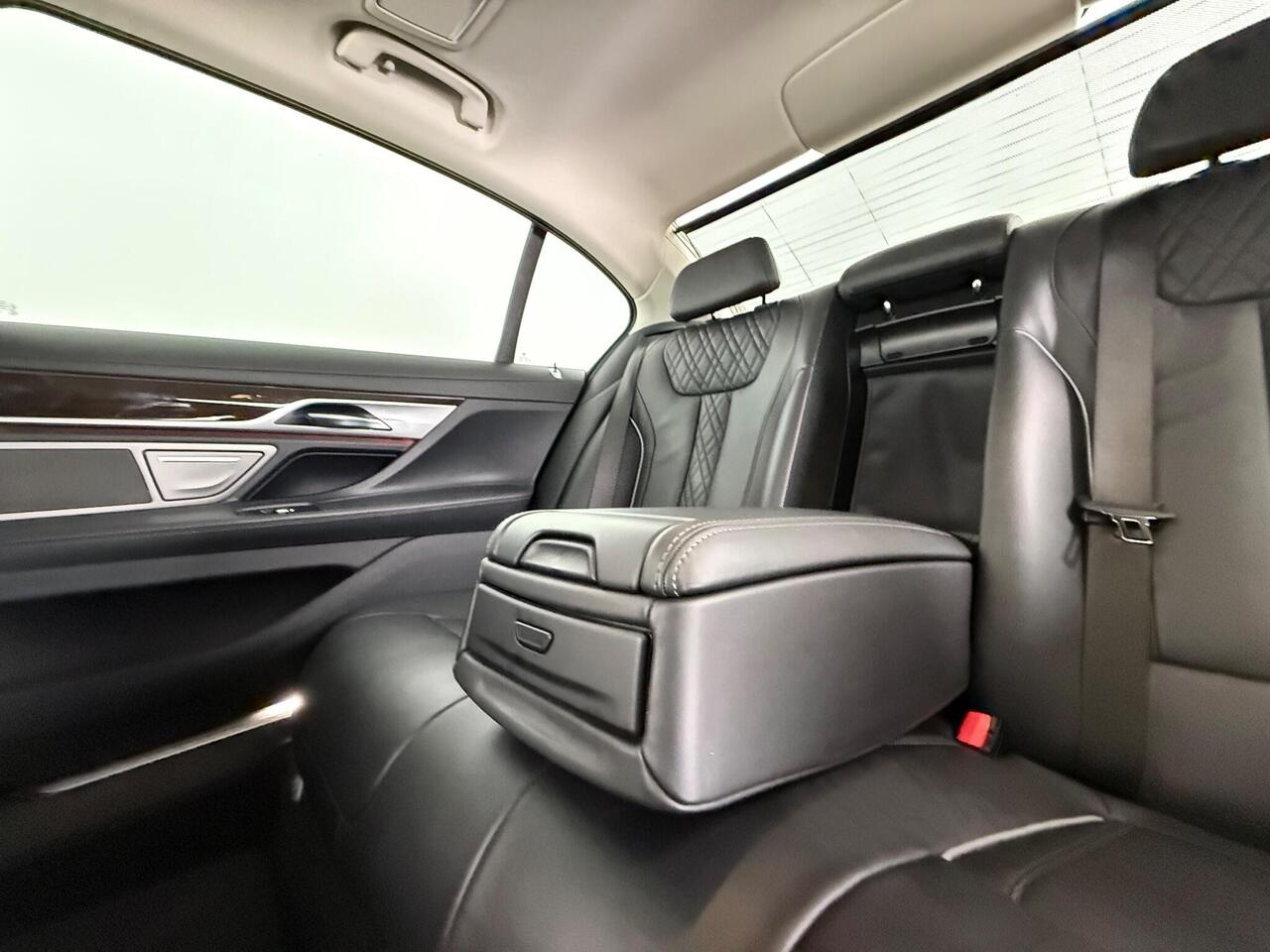 BMW 7 Series thumbnail Seat Front Passenger