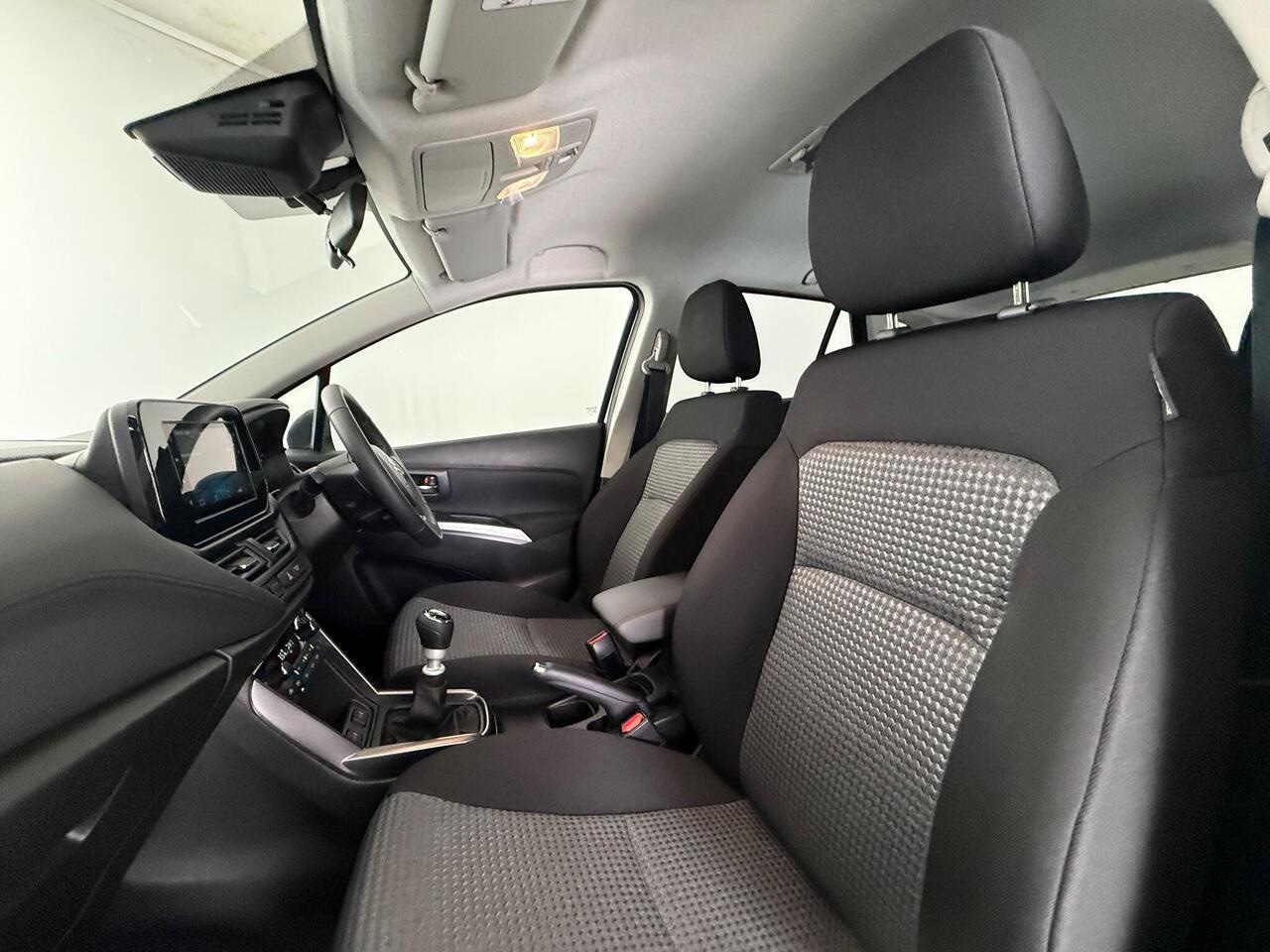 Suzuki S-Cross thumbnail Seat Front Passenger