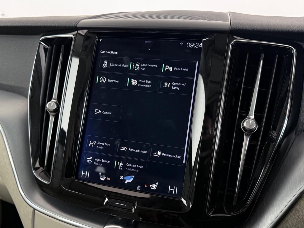 Volvo XC60 thumbnail Infotainment System
