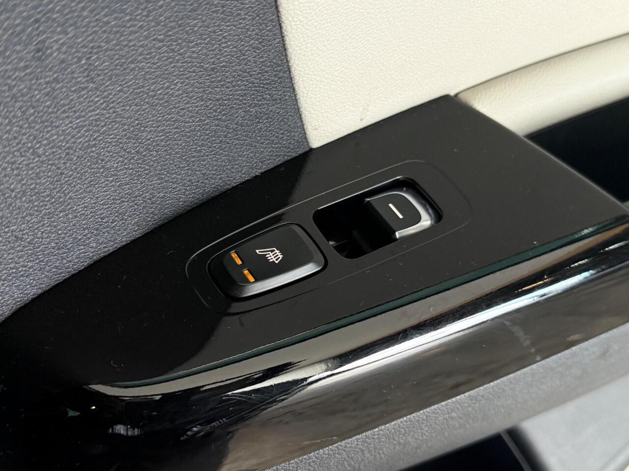 Kia Sportage thumbnail Misc Controls