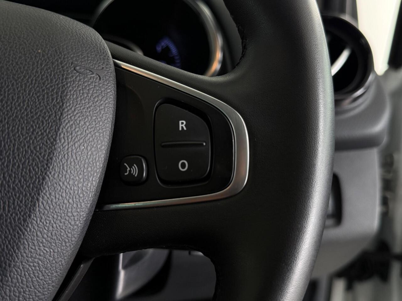 Renault Clio thumbnail Misc Controls