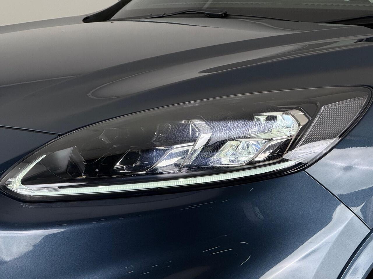 Ford Kuga thumbnail Lights Front