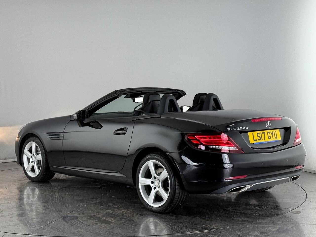 Mercedes-Benz SLC thumbnail Rear Left