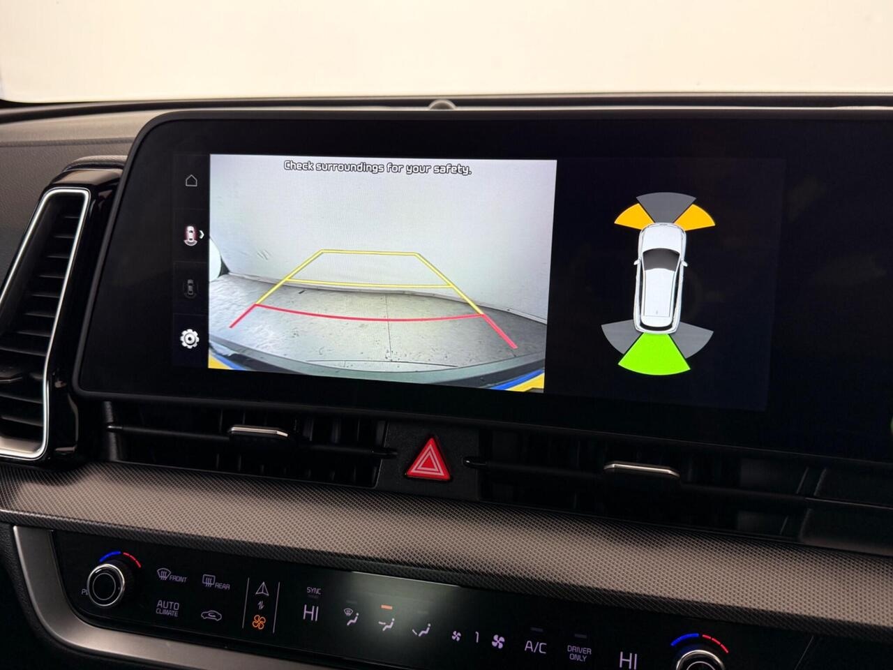 Kia Sportage thumbnail Infotainment System