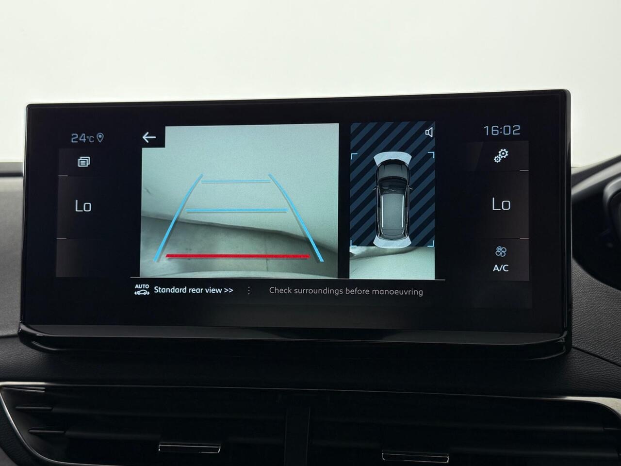 Peugeot 3008 thumbnail Infotainment System