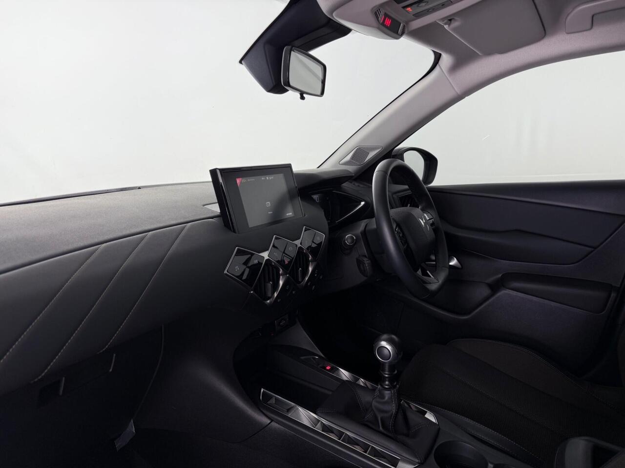 DS AUTOMOBILES DS 3 CROSSBACK thumbnail Interior Front