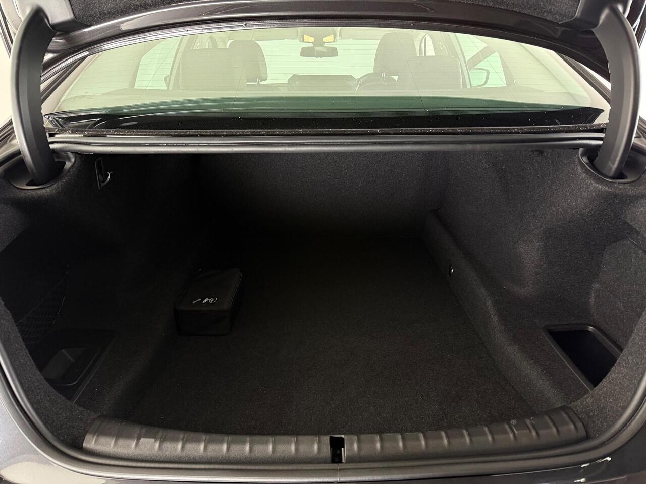 BMW 5 Series thumbnail Boot