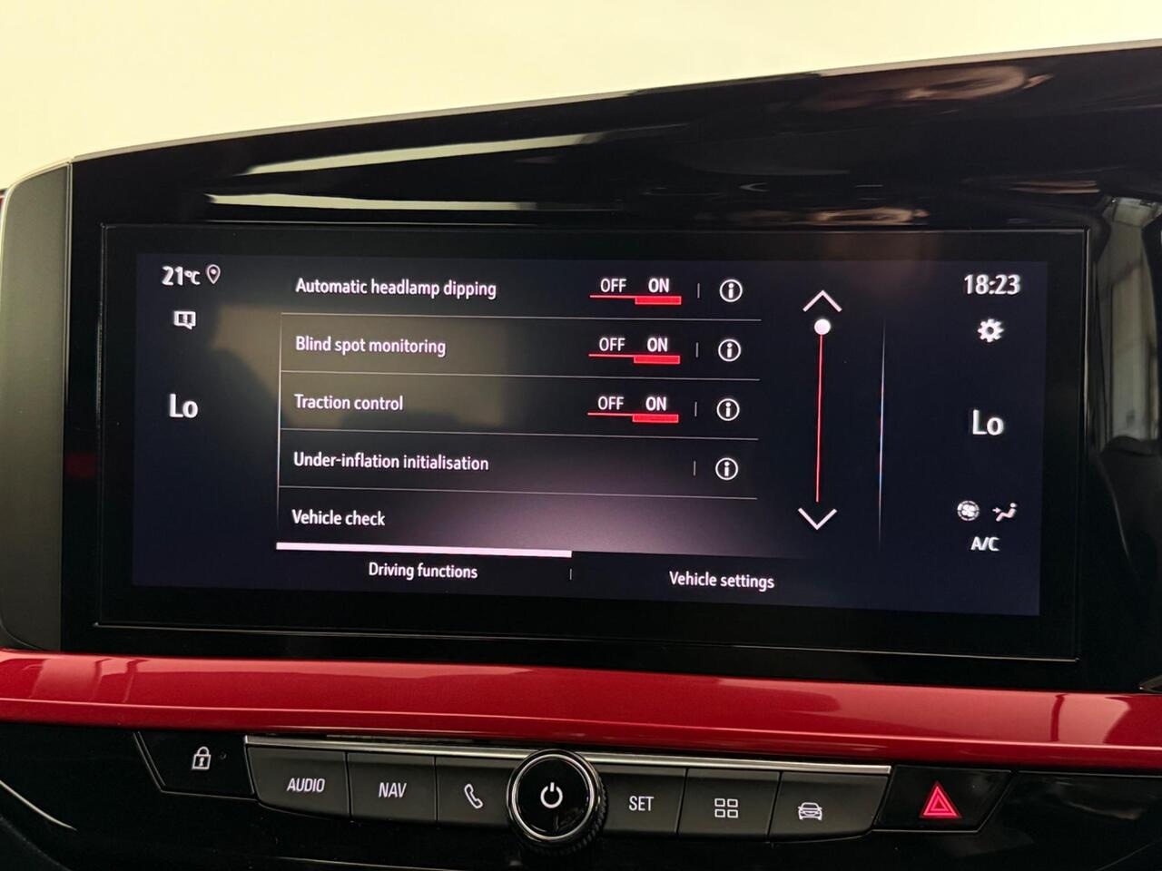 Vauxhall Mokka thumbnail Infotainment System