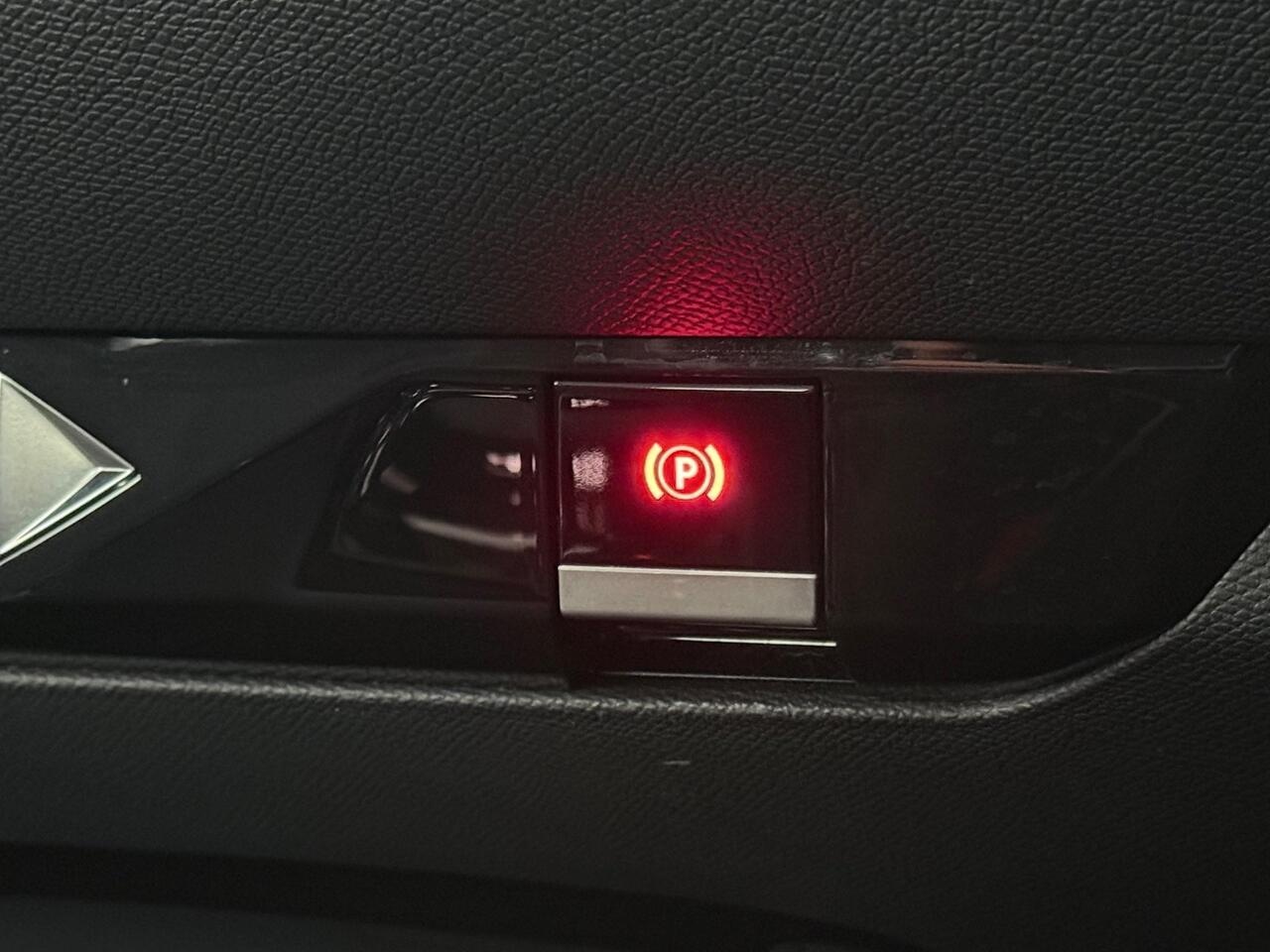 DS AUTOMOBILES DS 4 thumbnail Infotainment System