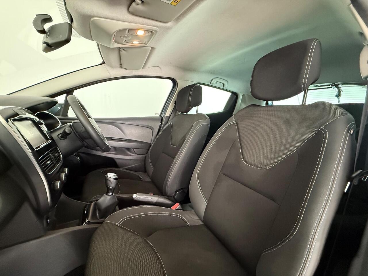 Renault Clio thumbnail Seat Front Passenger